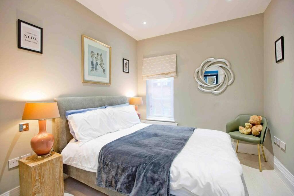 Holiday home 3 Bed Baker St -marylebone Townhouse London
