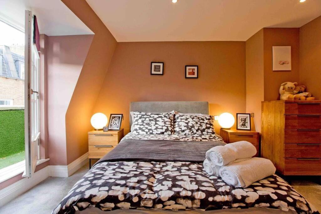 Holiday home 3 Bed Baker St -marylebone Townhouse *